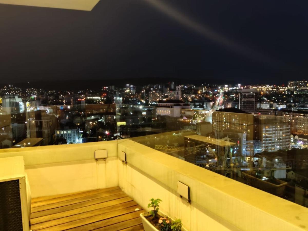 Luxury Sky View Apartment 普里什蒂纳 外观 照片