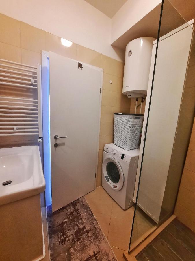 Luxury Sky View Apartment 普里什蒂纳 外观 照片
