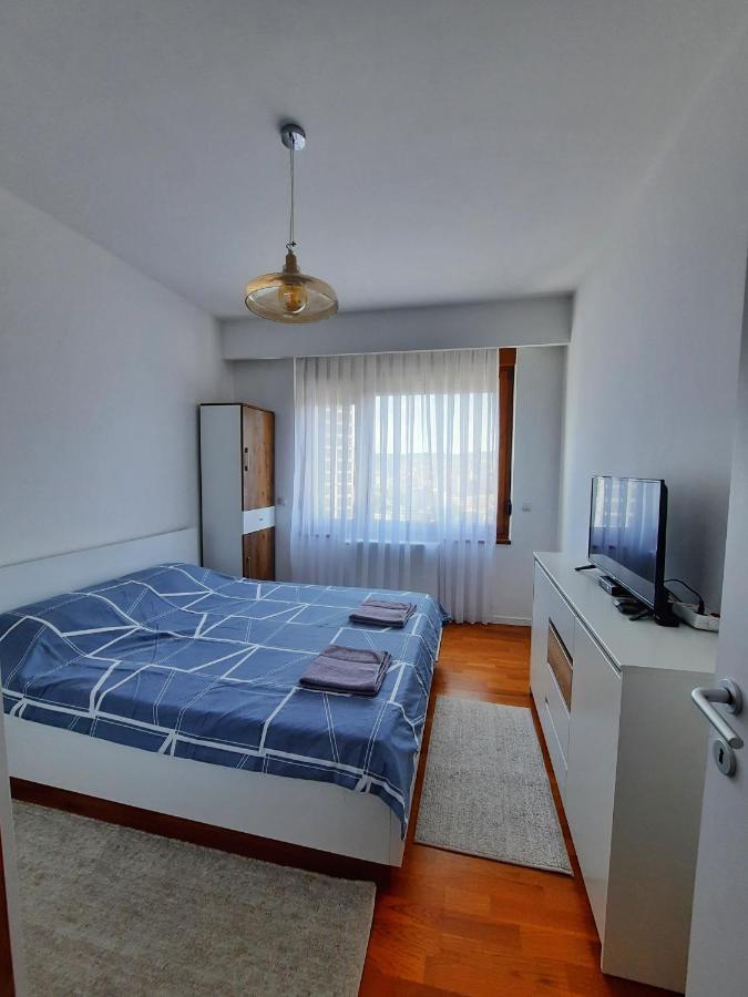 Luxury Sky View Apartment 普里什蒂纳 外观 照片