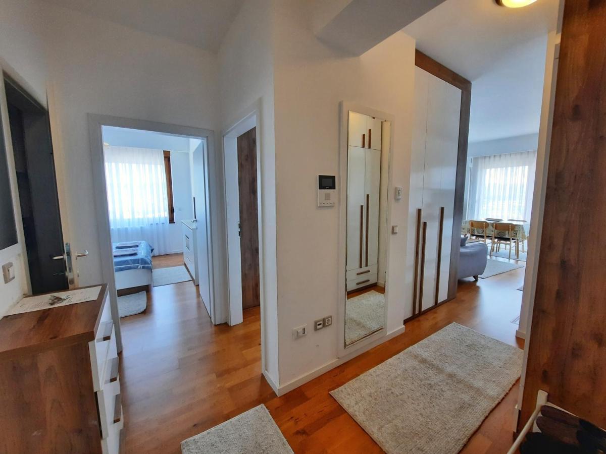 Luxury Sky View Apartment 普里什蒂纳 外观 照片