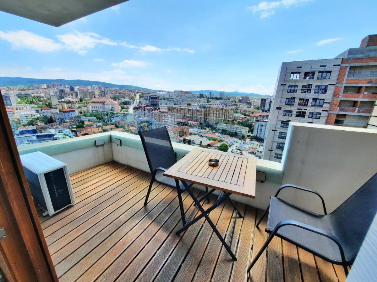 Luxury Sky View Apartment 普里什蒂纳 外观 照片