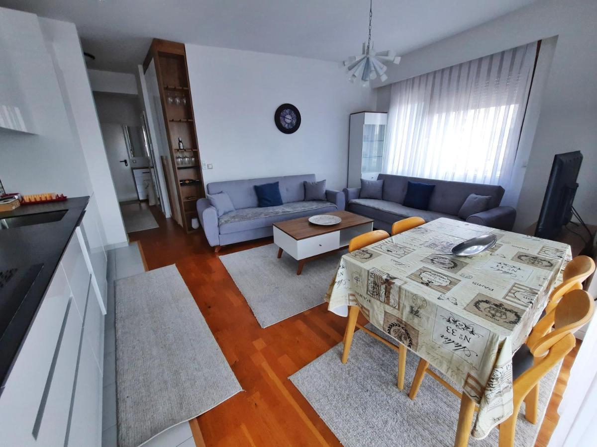 Luxury Sky View Apartment 普里什蒂纳 外观 照片