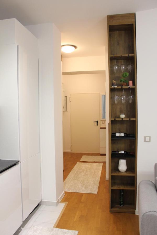 Luxury Sky View Apartment 普里什蒂纳 外观 照片