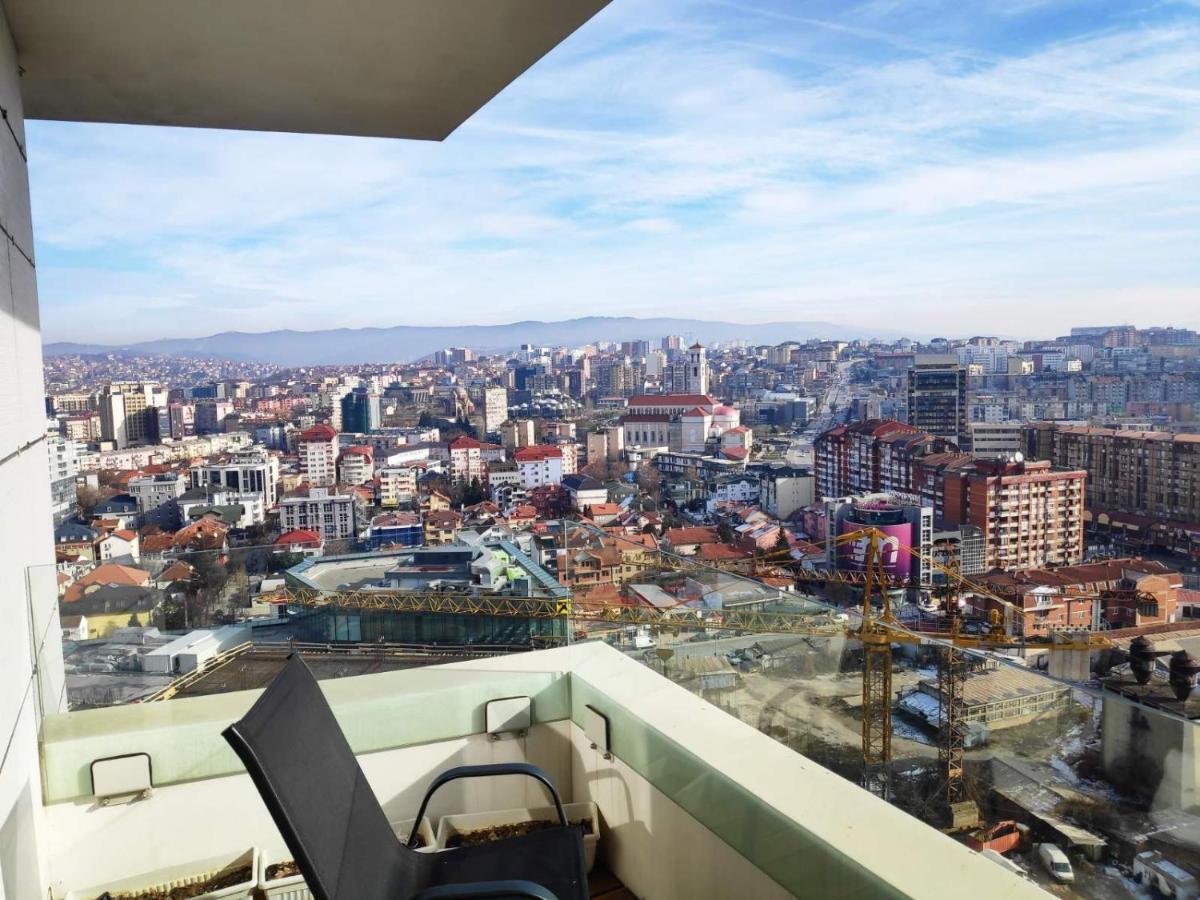 Luxury Sky View Apartment 普里什蒂纳 外观 照片